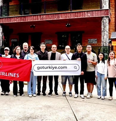 Çin'den Gelen 12 Turizm Acentesine Uzungöl'de Bilgi Verdik